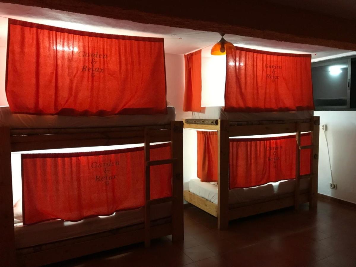 Habitación compartida mixta de 10 camas